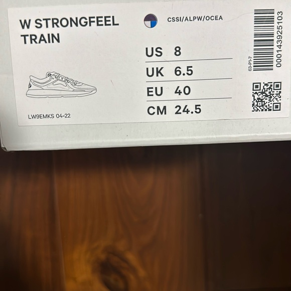 BNIB Lululemon Trainers - Picture 5 of 6